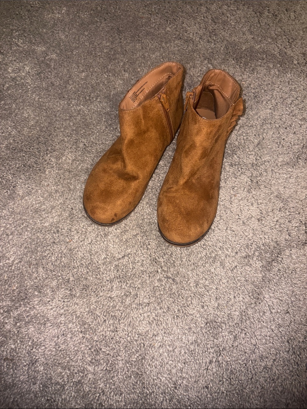 Kids faux Suede Ankle Boots with ruffles-cognac size 3